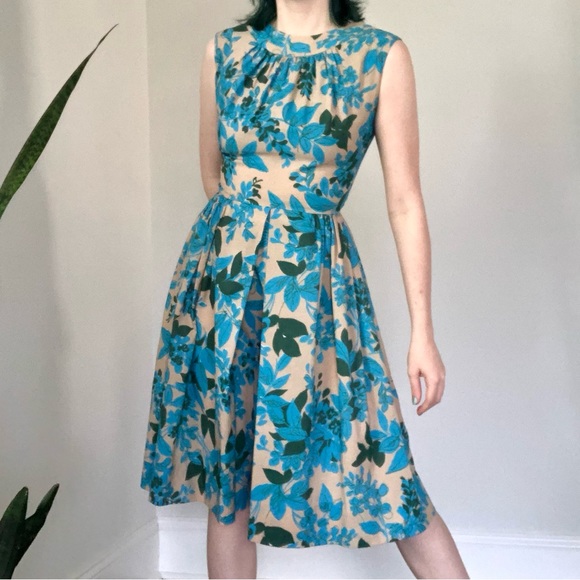 Vintage 1950's-60's Stacey Ames Pleated Neck Sleeveless Floral Sun Dress - Picture 2 of 16